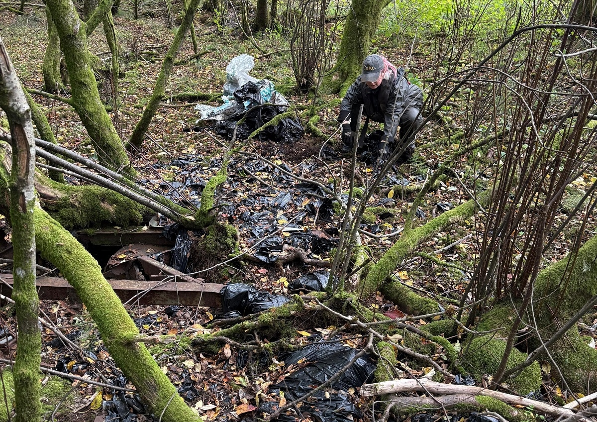  Plast og metall villfylling langs Haukåselva.
