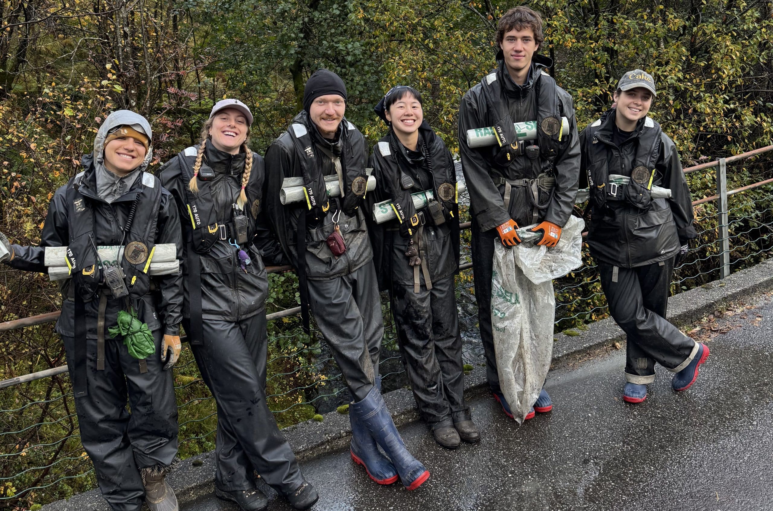 Teamet i felt langs Haukåselva
